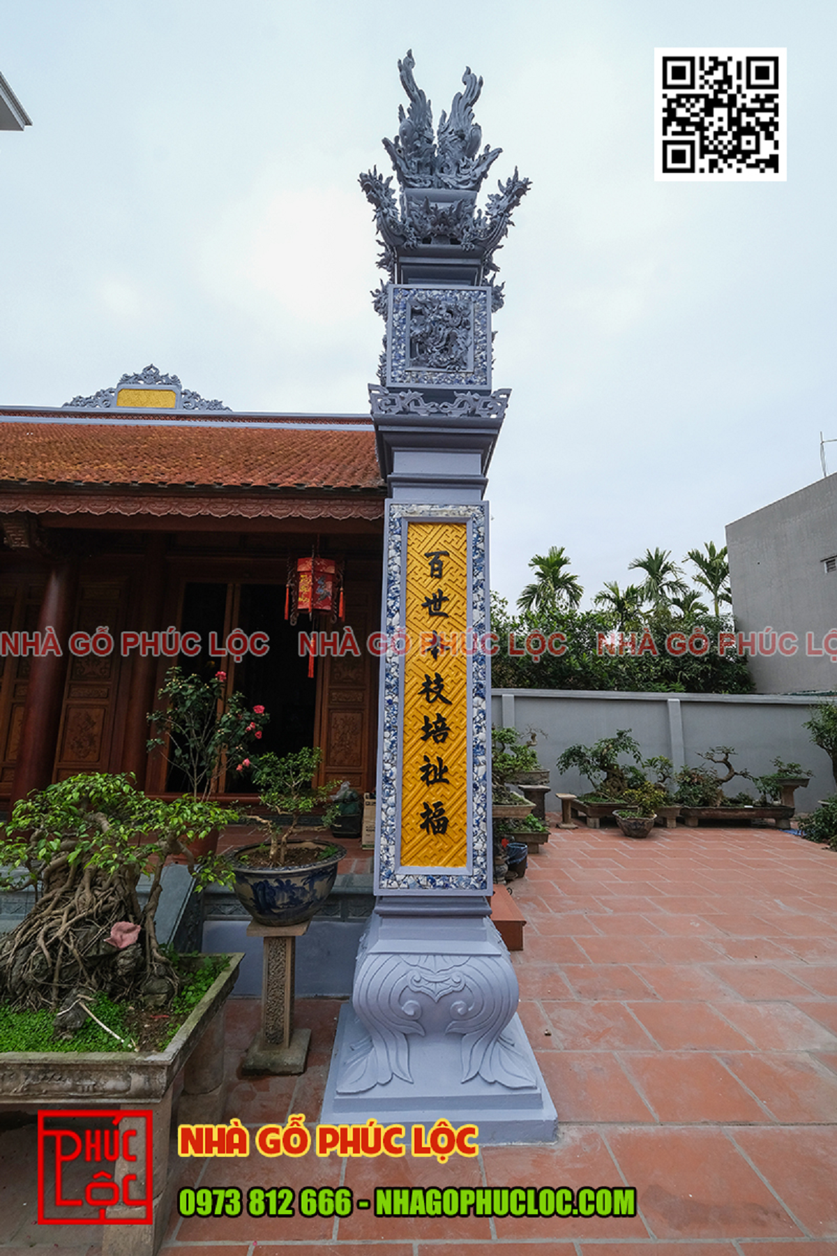 Trên cột đồng trụ được chạm khắc hoa văn
