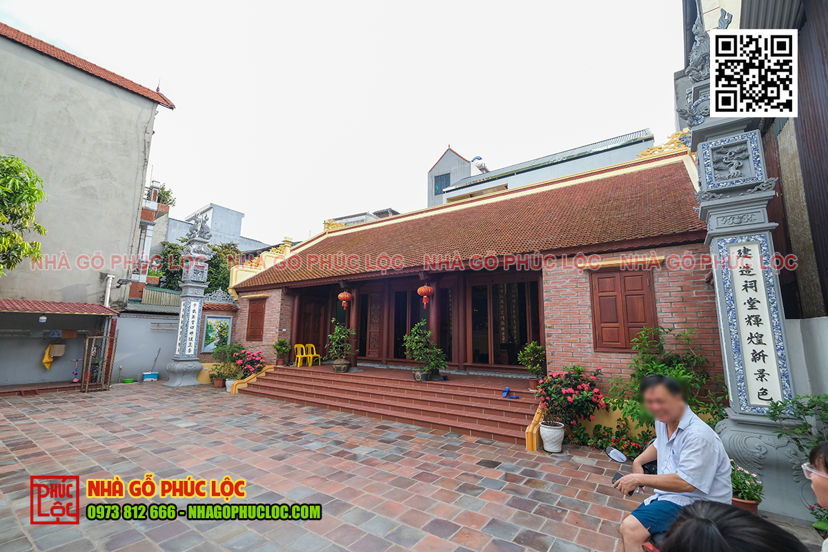 Cột đồng trụ mang lại vẻ đẹp uy nghiêm